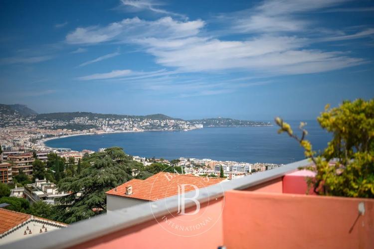 NICE - LANTERNE - TOIT TERRASSE - VUE MER PANORAMIQUE