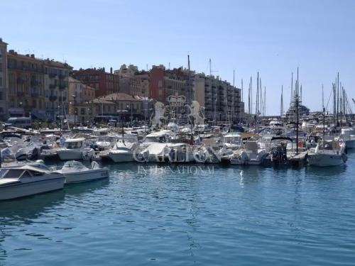 Appartement 2 pièces – Port de Nice, Belle Époque