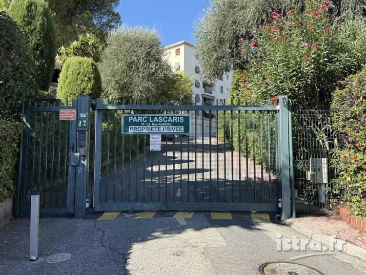 Nice Rue Aurore – Garage à vendre