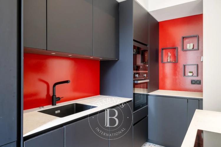 NICE – PROCHE PROMENADE DES ANGLAIS – APPARTEMENT ENTIÈREMENT RÉNOVÉ