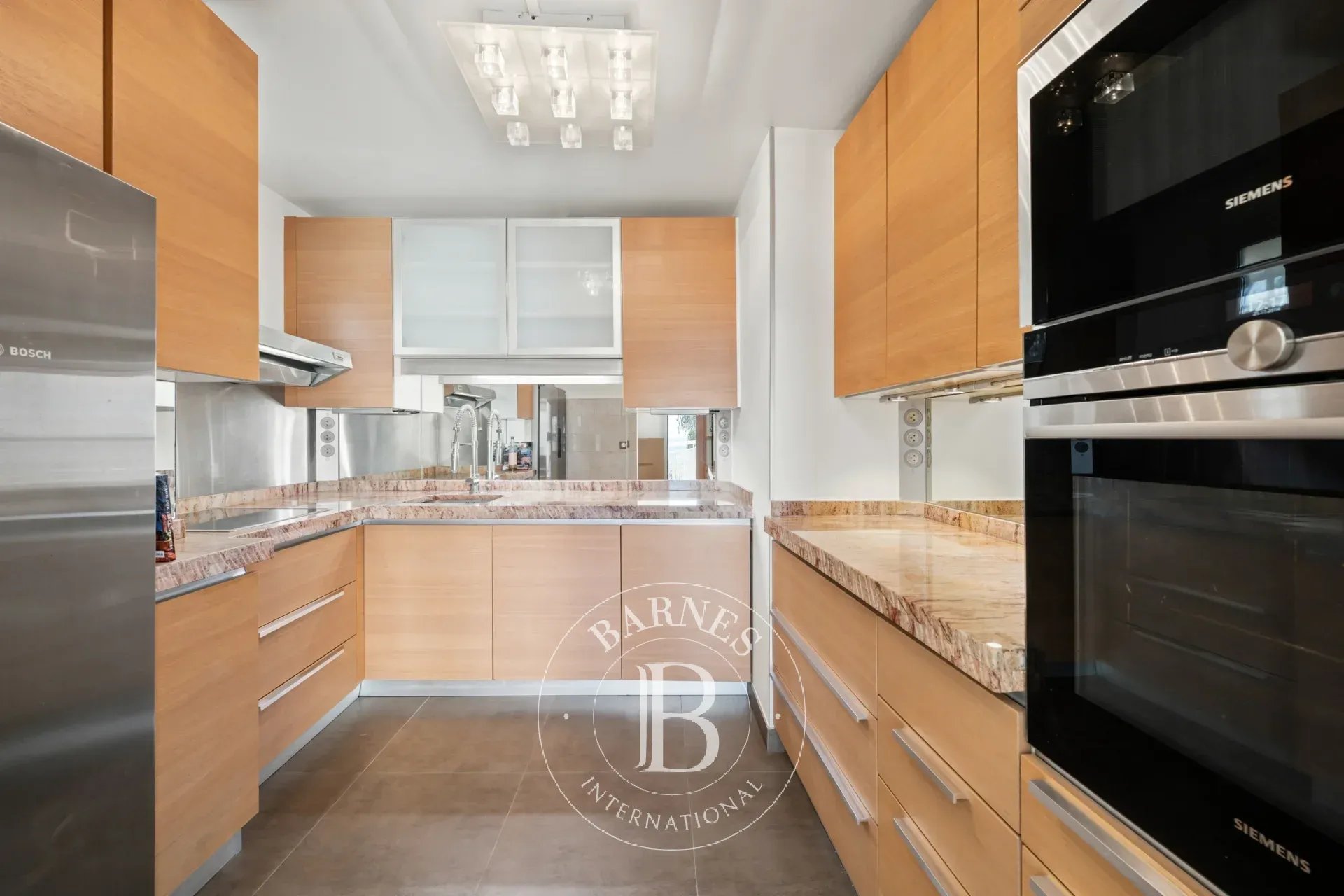 NICE - SAINT-PHILIPPE - APPARTEMENT EN DUPLEX - VUE MER PANORAMIQUE