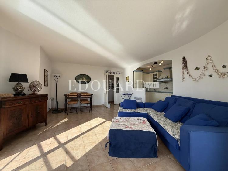En exclusivité trois pièces avec terrasse, vue mer et garage, dans résidence de standing avec piscine