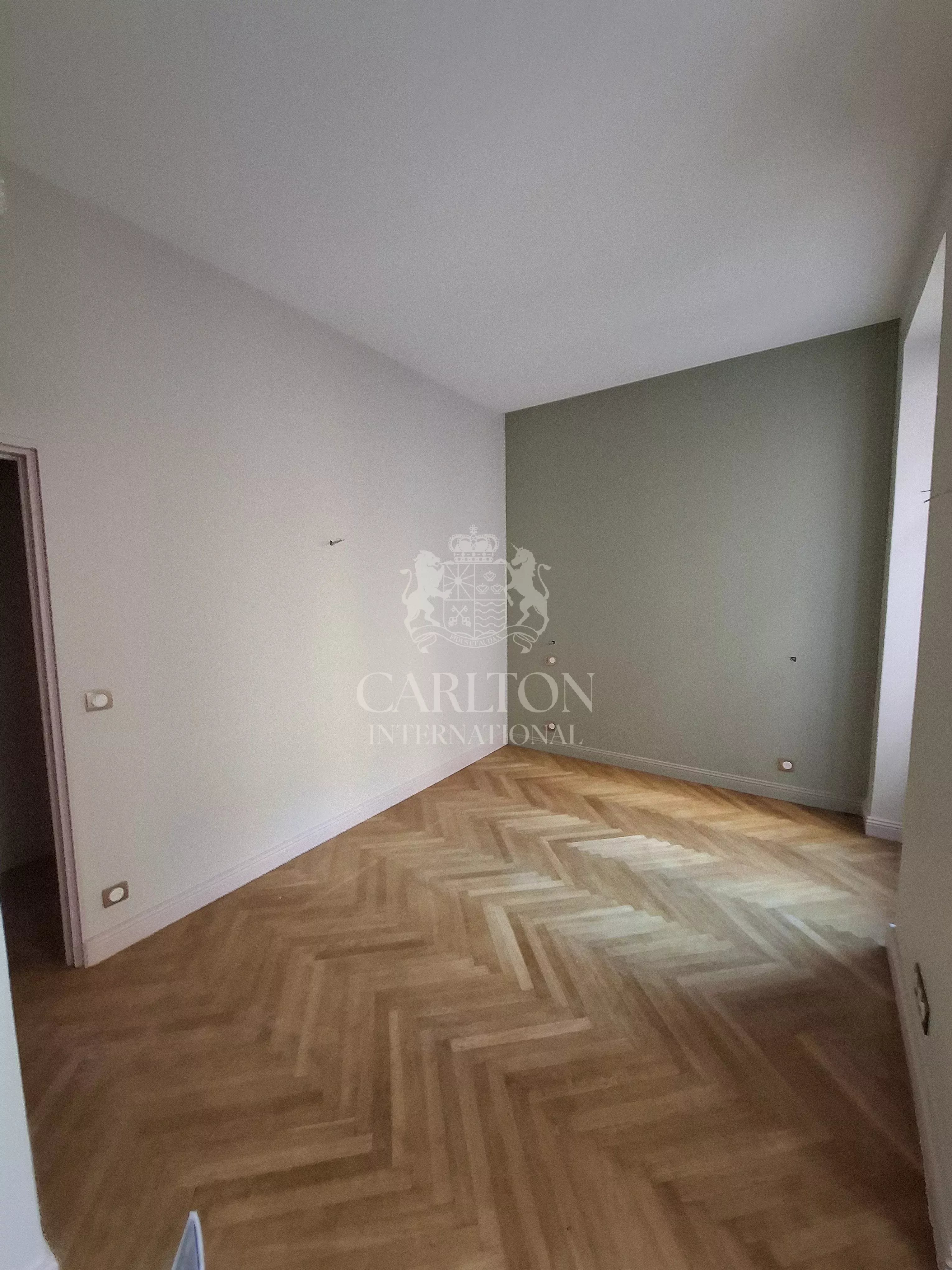 Appartement refait à neuf – Carré d’Or, Nice