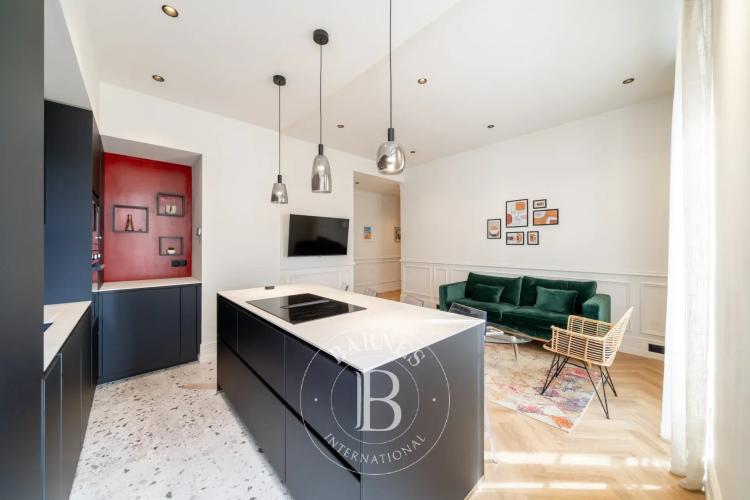 NICE – PROCHE PROMENADE DES ANGLAIS – APPARTEMENT ENTIÈREMENT RÉNOVÉ