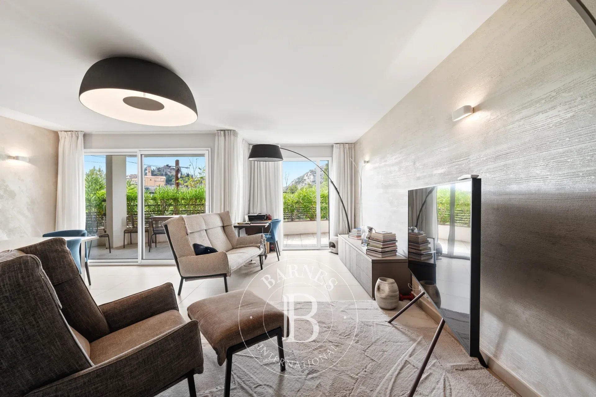 NICE – PROCHE PROMENADE DES ANGLAIS – APPARTEMENT ENTIÈREMENT RÉNOVÉ