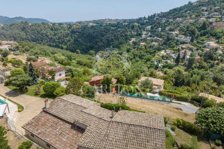 Havre de paix, proche de Nice, villa avec piscine