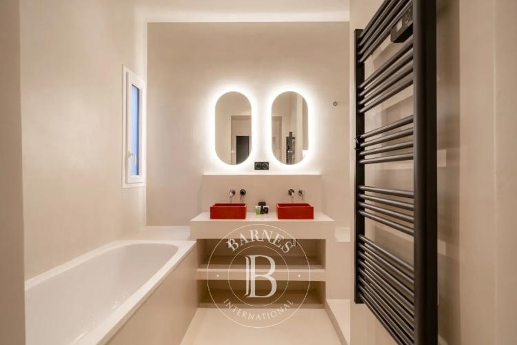 NICE – PROCHE PROMENADE DES ANGLAIS – APPARTEMENT ENTIÈREMENT RÉNOVÉ