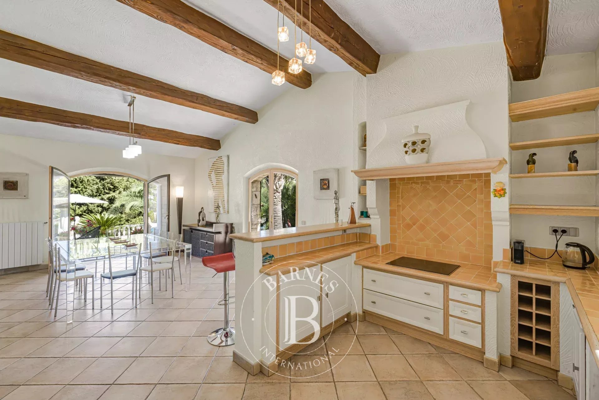 Cagnes-sur-Mer – Villa en pierre avec piscine, vue mer et Haut-de-Cagnes