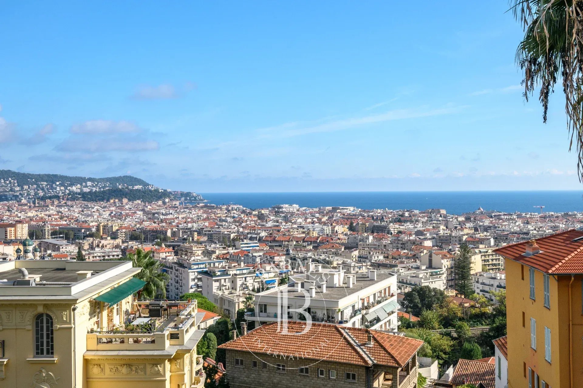 NICE - SAINT-PHILIPPE - APPARTEMENT EN DUPLEX - VUE MER PANORAMIQUE