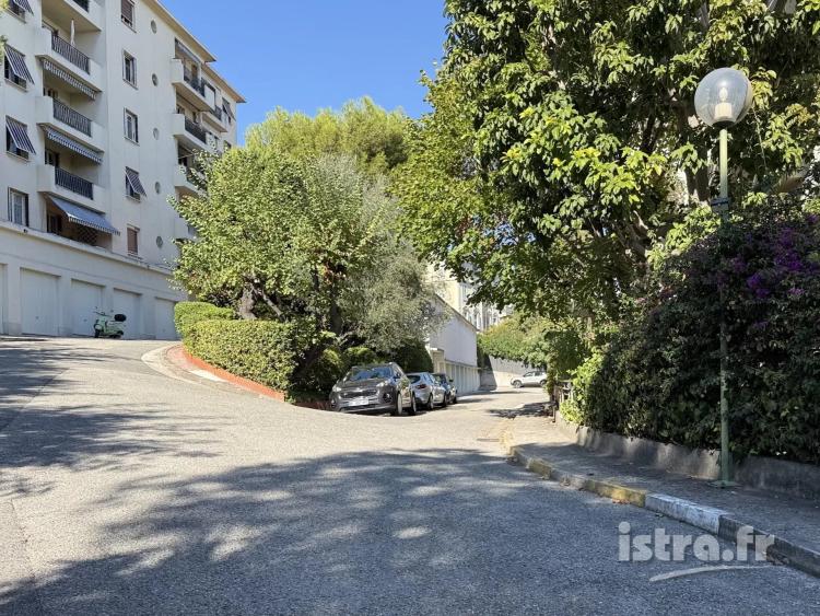 Nice Rue Aurore – Garage à vendre