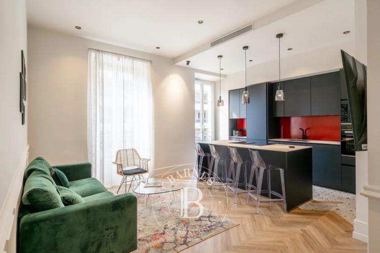 NICE – PROCHE PROMENADE DES ANGLAIS – APPARTEMENT ENTIÈREMENT RÉNOVÉ