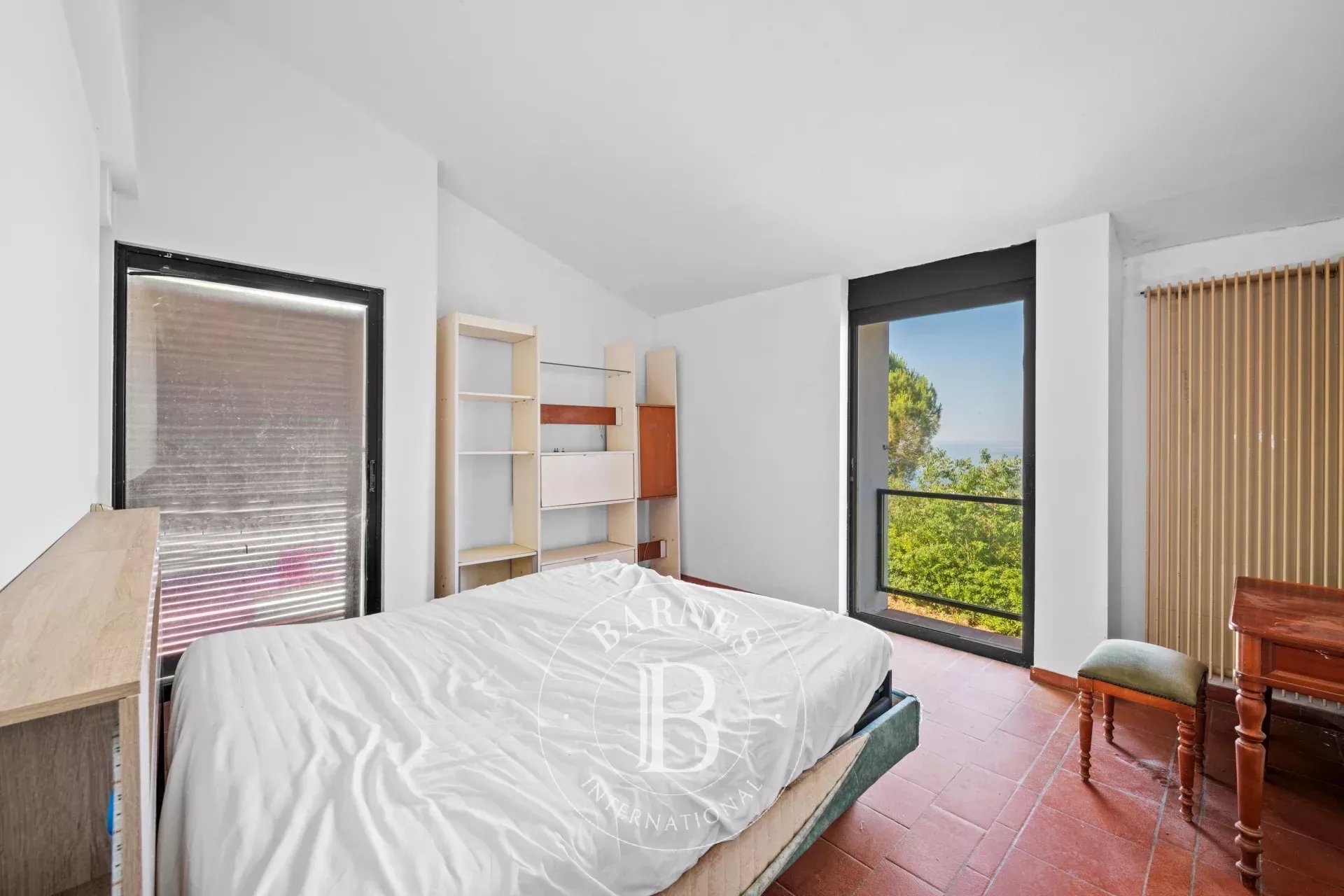 NICE – SECTEUR VINAIGRIER - VASTE PROPRIÉTÉ D'EXCEPTION AVEC MAISON D'HÔTES, PISCINE, TENNIS ET VUE PANORAMIQUE