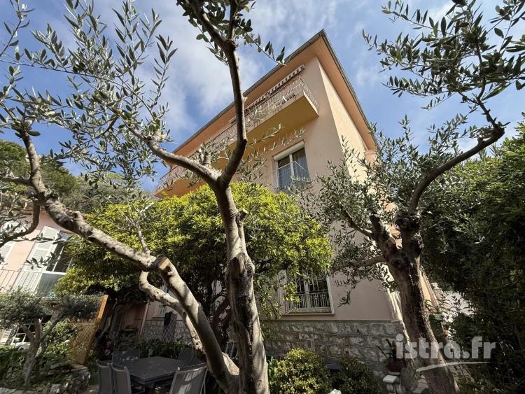 Nice Cimiez : Propriété de 435m² comprenant 6 appartements