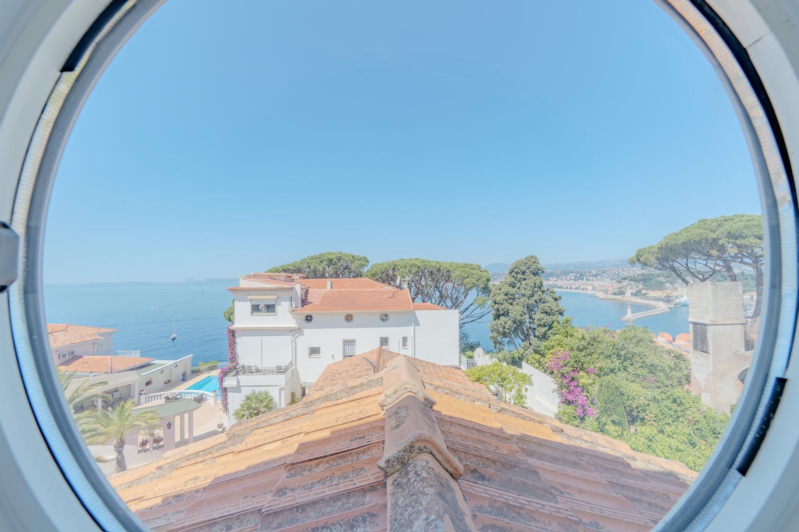 CAP DE NICE - VILLA-VUE MER - RÉNOVÉ
