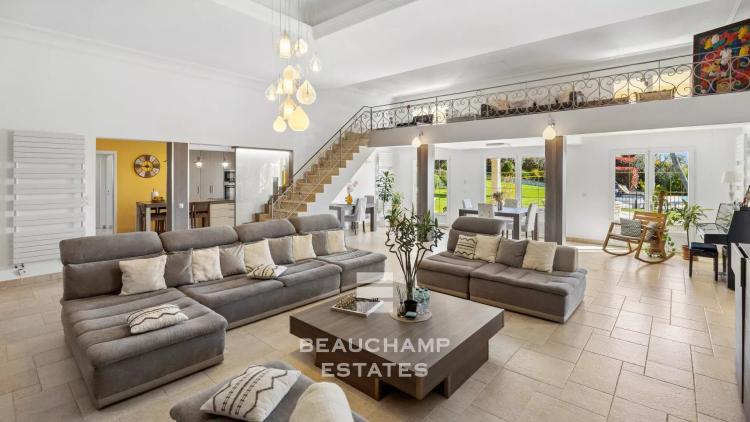Co-Exclusivité - Villa néo-provençale 5 chambres avec piscine  - Nice Ouest