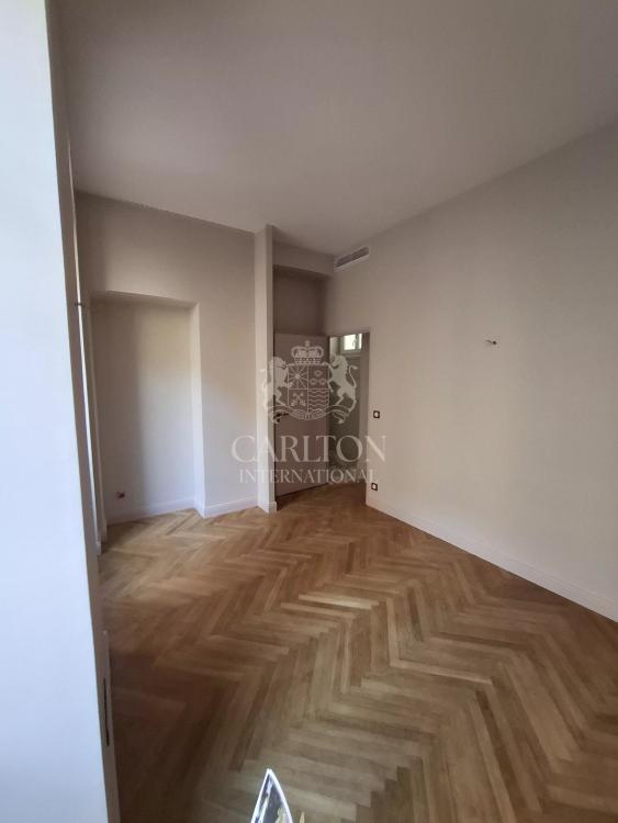 Appartement refait à neuf – Carré d’Or, Nice