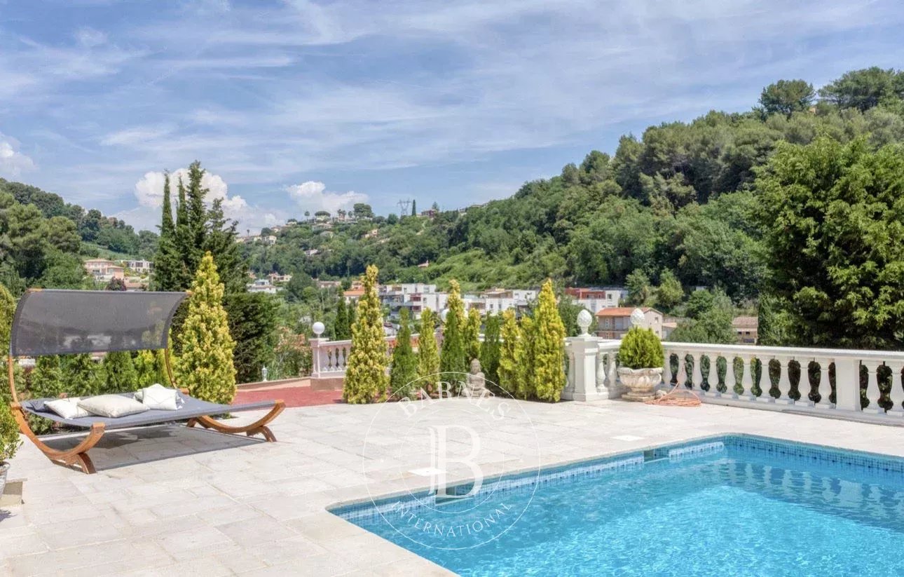 Cagnes-sur-Mer – Villa en pierre avec piscine, vue mer et Haut-de-Cagnes