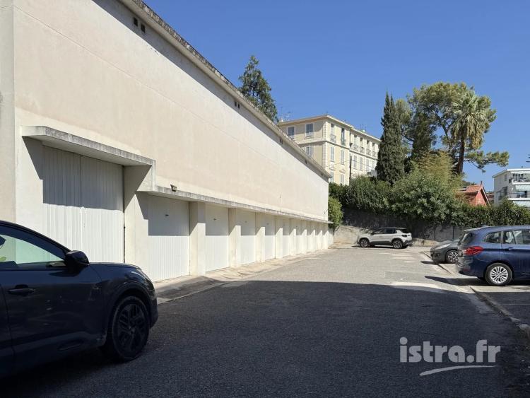 Nice Rue Aurore – Garage à vendre
