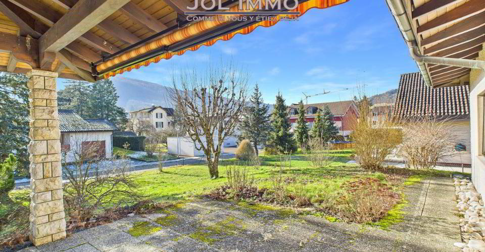 ahqvP_lookmove_237593194_2.jpg