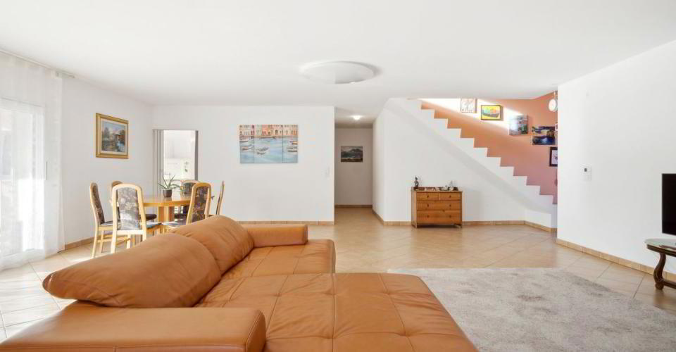 aUzTr_lookmove_237463124_1.jpg