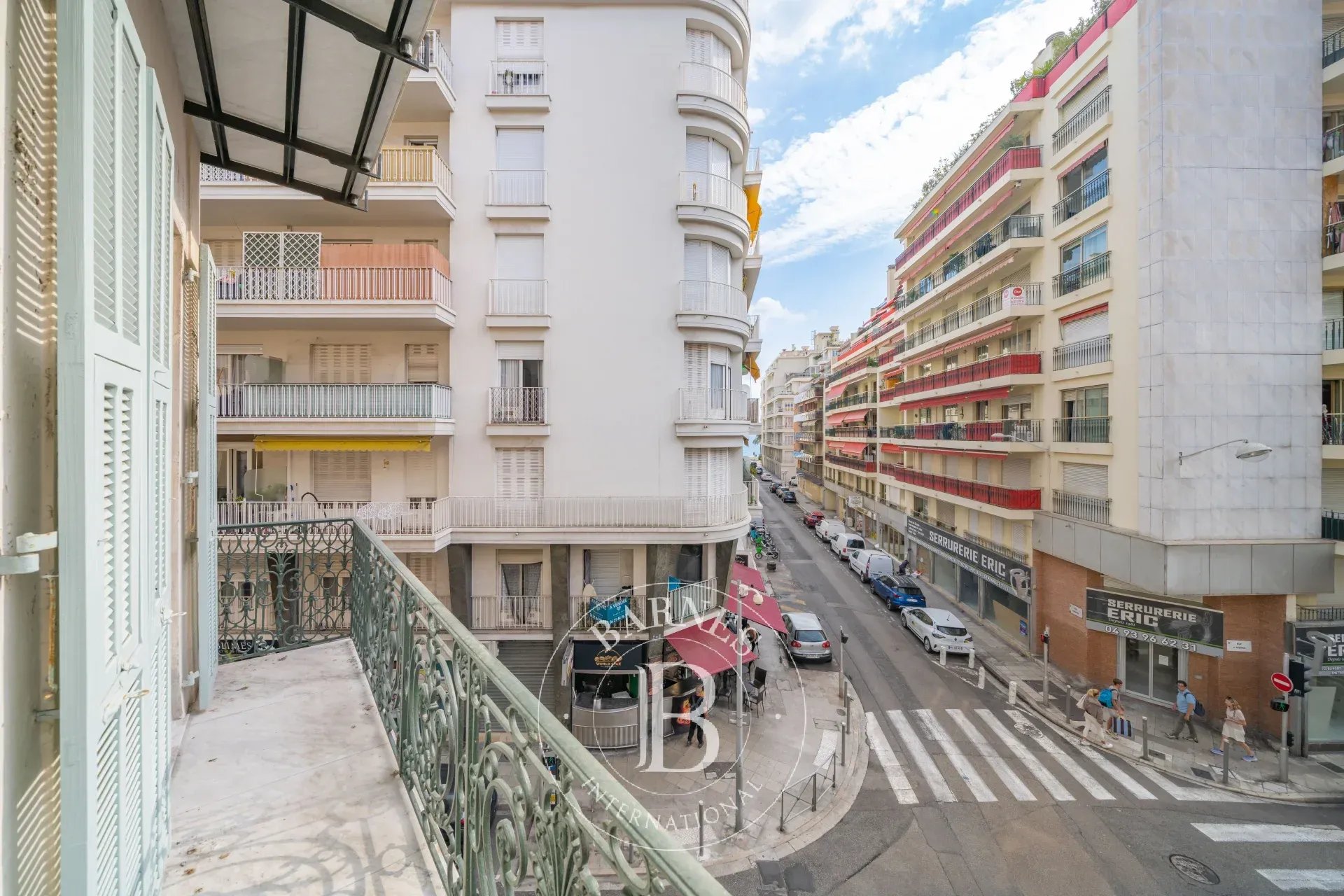 NICE – PROCHE PROMENADE DES ANGLAIS – APPARTEMENT ENTIÈREMENT RÉNOVÉ