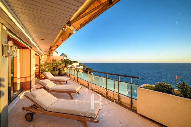 CAP DE NICE – DERNIER ÉTAGE AVEC TERRASSE ET VUE MER PANORAMIQUE