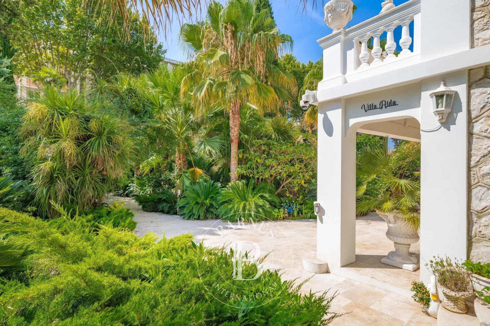 Cagnes-sur-Mer - Un palais italien dans un écrin tropical, à quelques mètres des plages