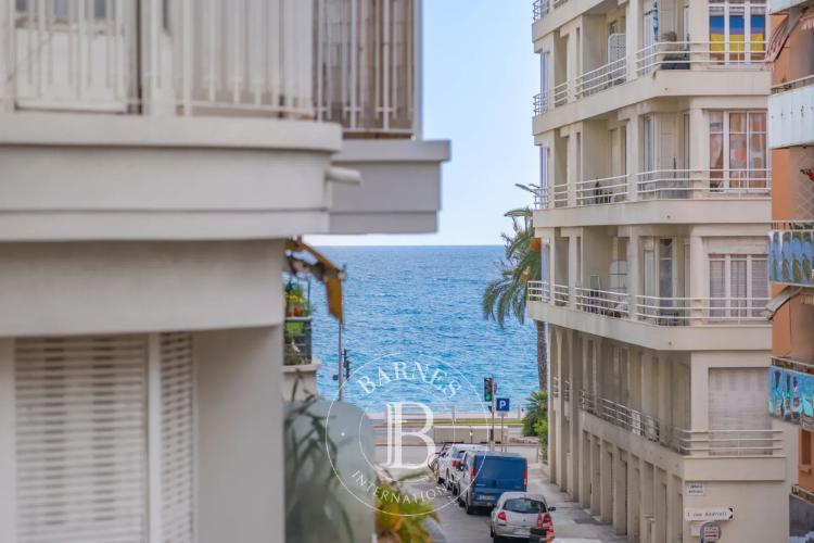 NICE – PROCHE PROMENADE DES ANGLAIS – APPARTEMENT ENTIÈREMENT RÉNOVÉ