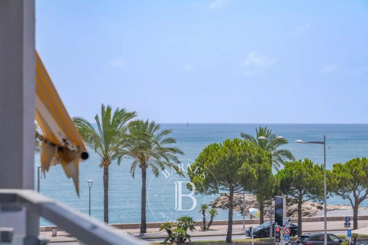 Appartement Cros de Cagnes à quelques mètres des plages et au calme