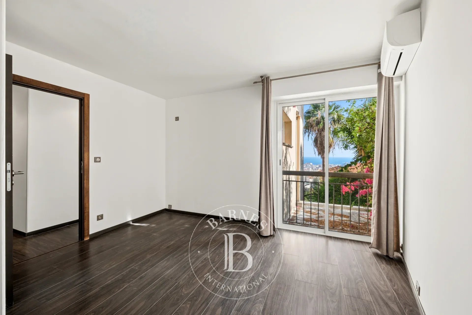 NICE - SAINT-PHILIPPE - APPARTEMENT EN DUPLEX - VUE MER PANORAMIQUE