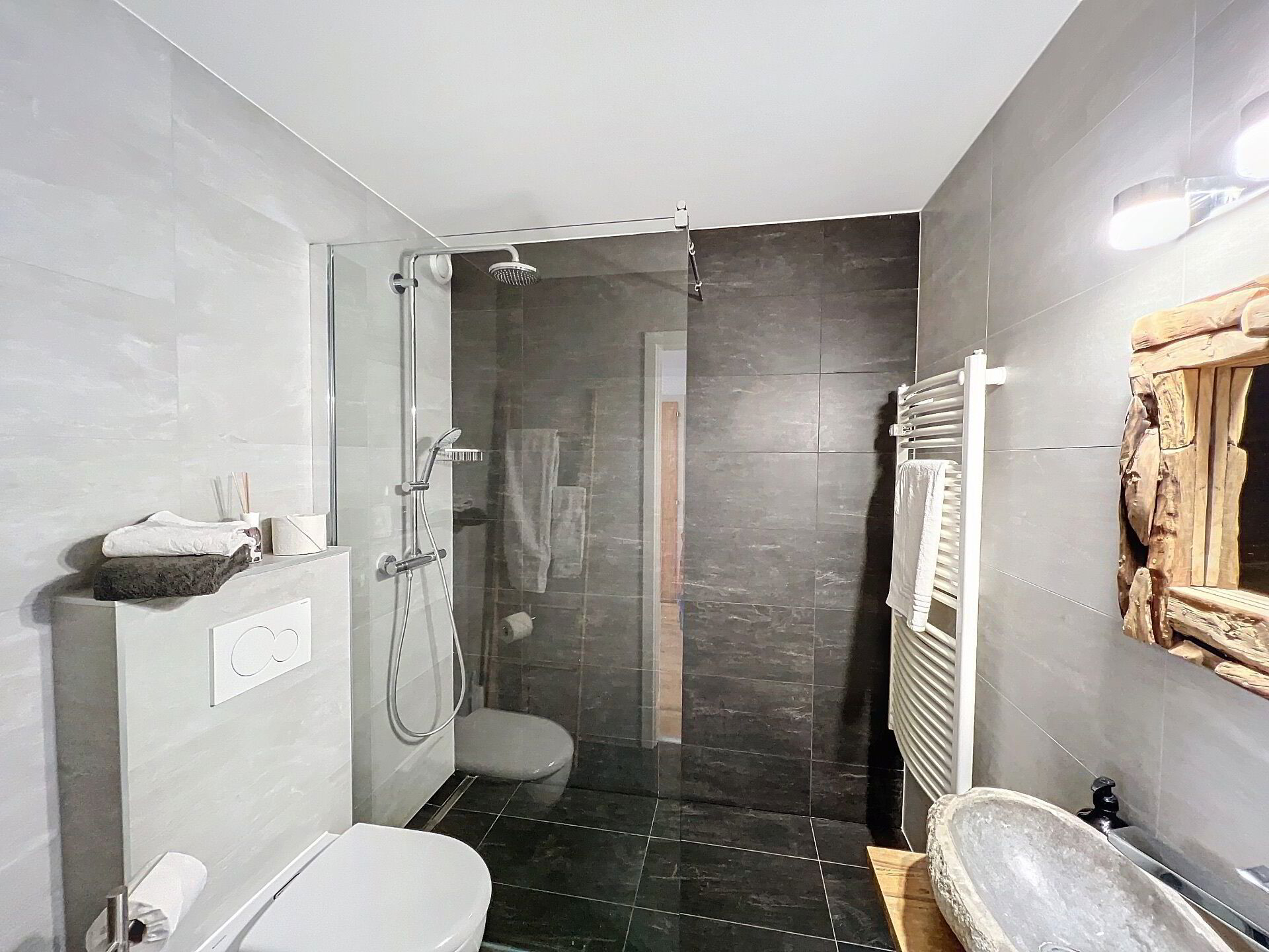 DUhR5_lookmove_238022480_5.jpg