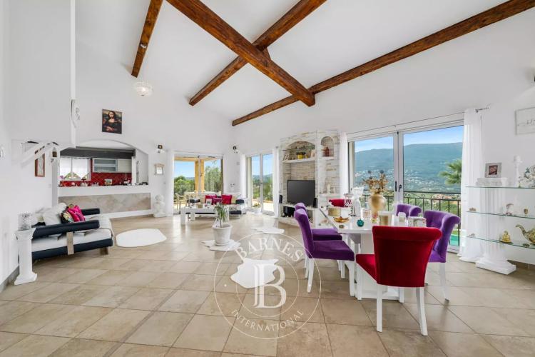 COLOMARS - PROPRIÉTÉ FAMILIALE DE 331 M² - PISCINE ET JARDIN DE 2 262 M²