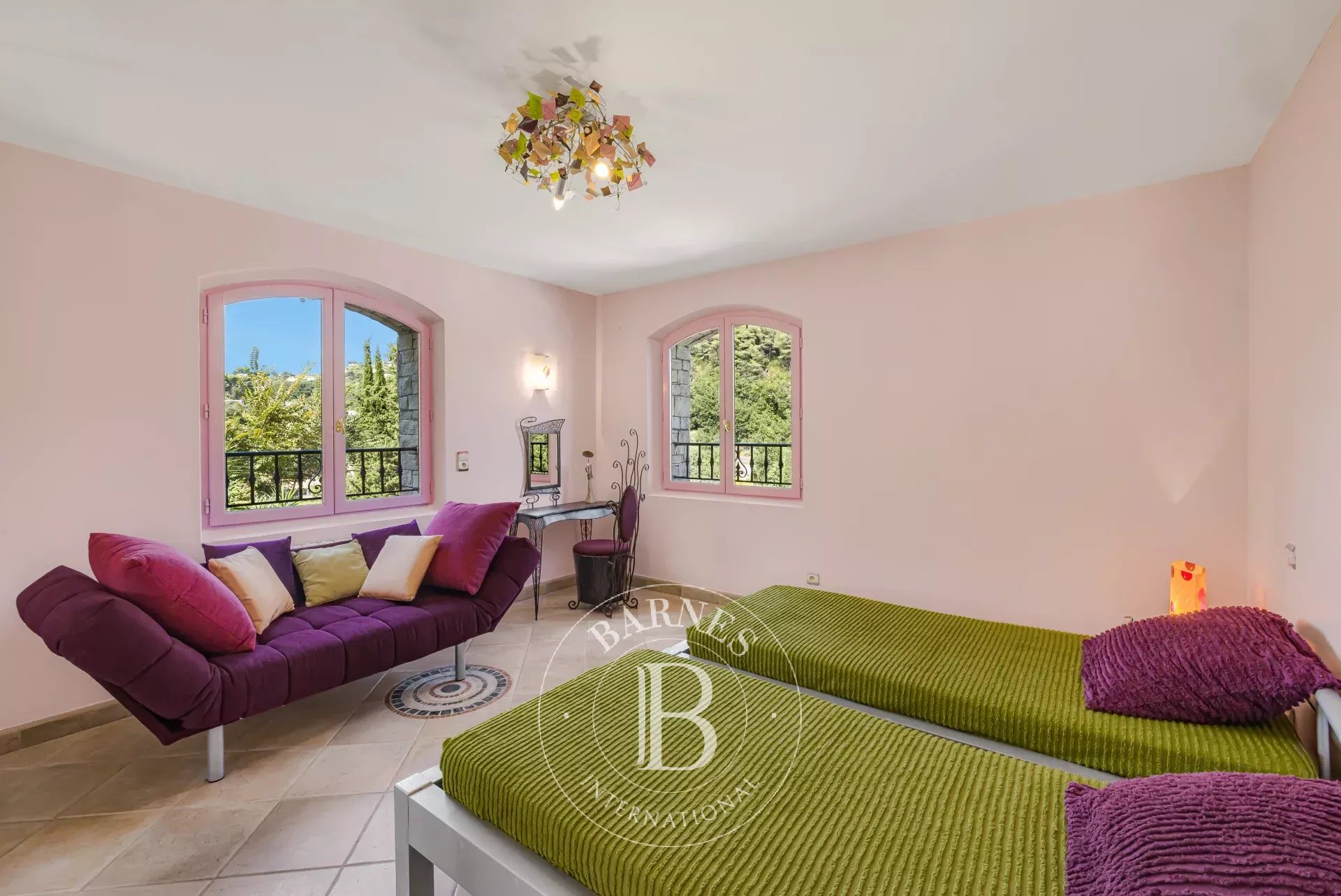 Cagnes-sur-Mer – Villa en pierre avec piscine, vue mer et Haut-de-Cagnes