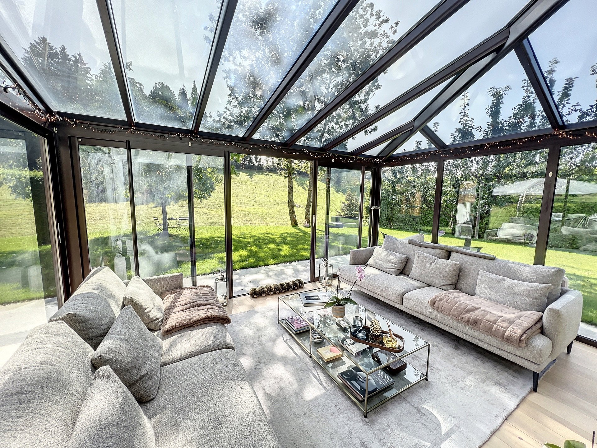ItDTn_lookmove_237841668_2.jpg
