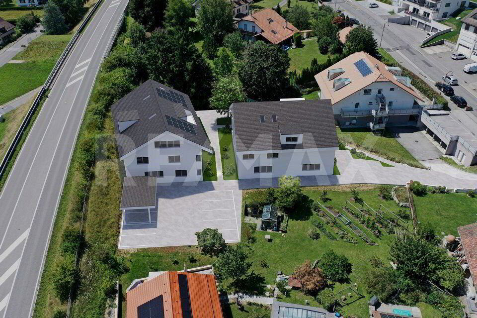 j35Fw_lookmove_237930554_6.jpg