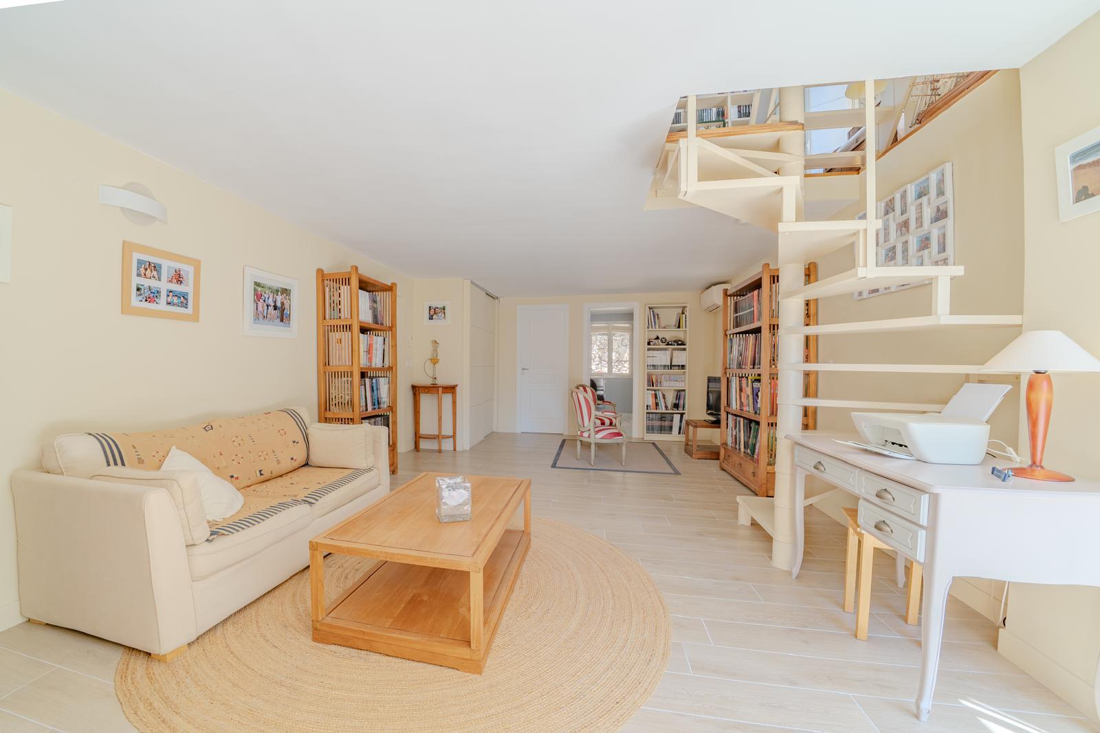 CAP DE NICE - VILLA-VUE MER - RÉNOVÉ