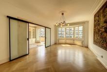Splendide Appartement De Style Haussmannien D'environ 200 M² (2 153 Pieds Carrés)