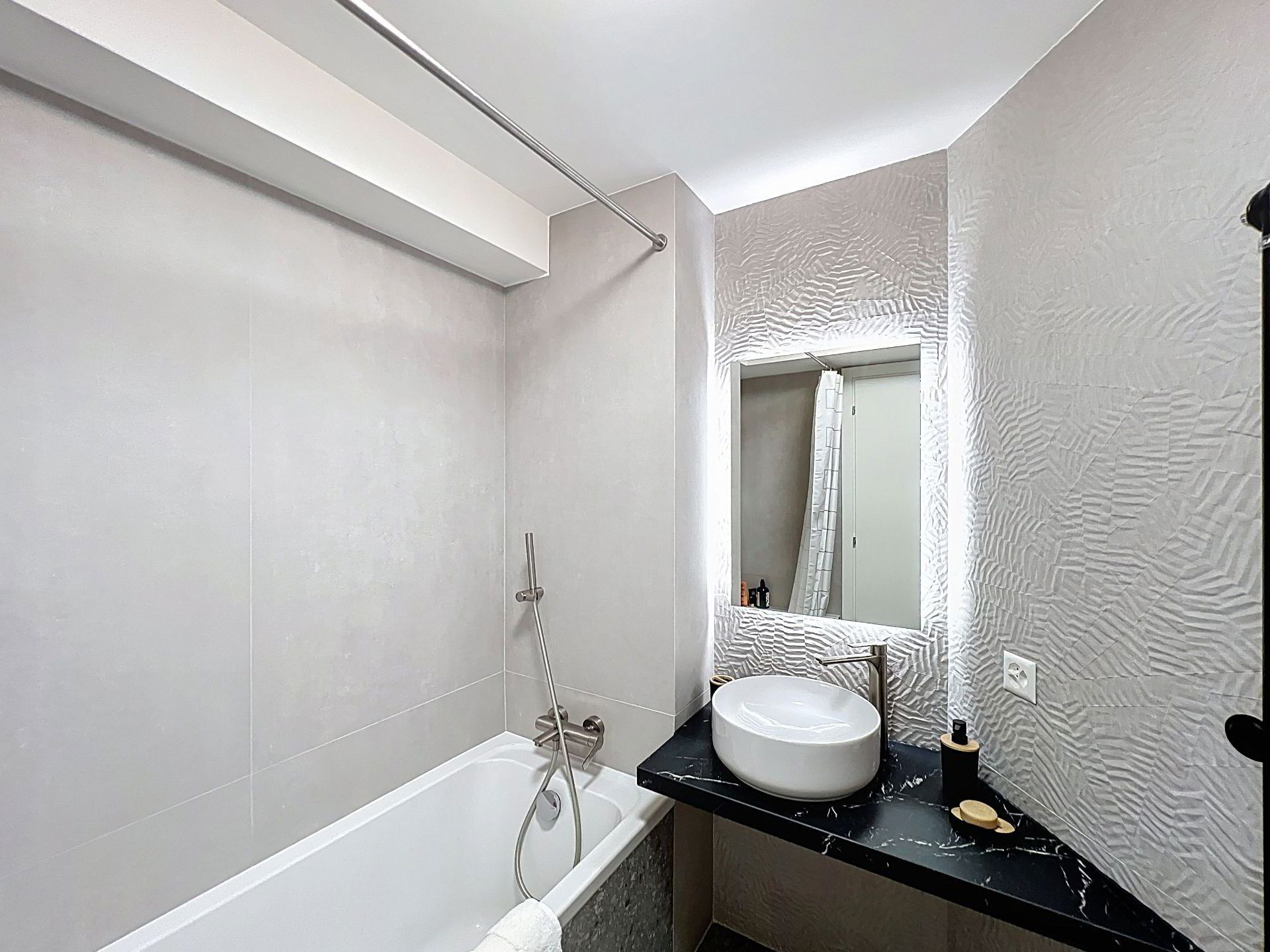 ZSXeo_lookmove_237783006_7.jpg